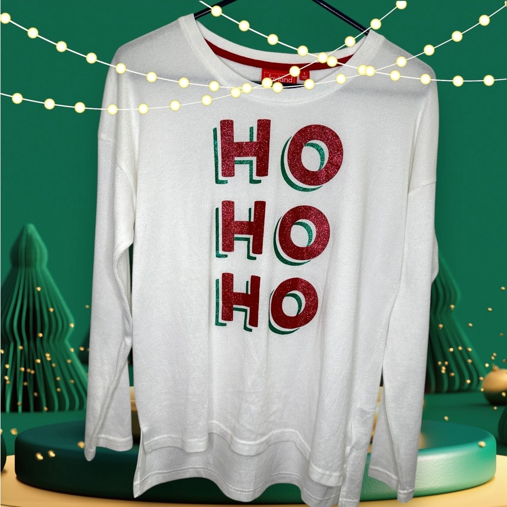 Christmas Sweater Women's Lightweight Size Small- Oversized Soft and Sparkly